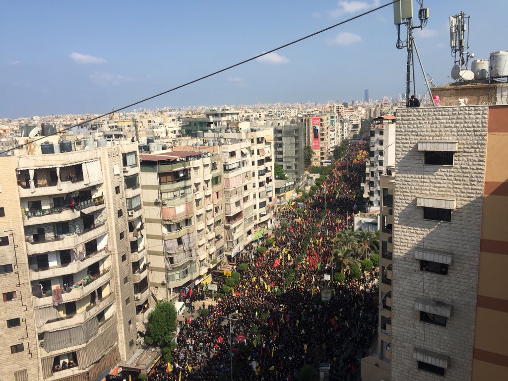 Más de 150.000 personas era el recuento de asistentes a primera hora en Dahie Beirut Líbano