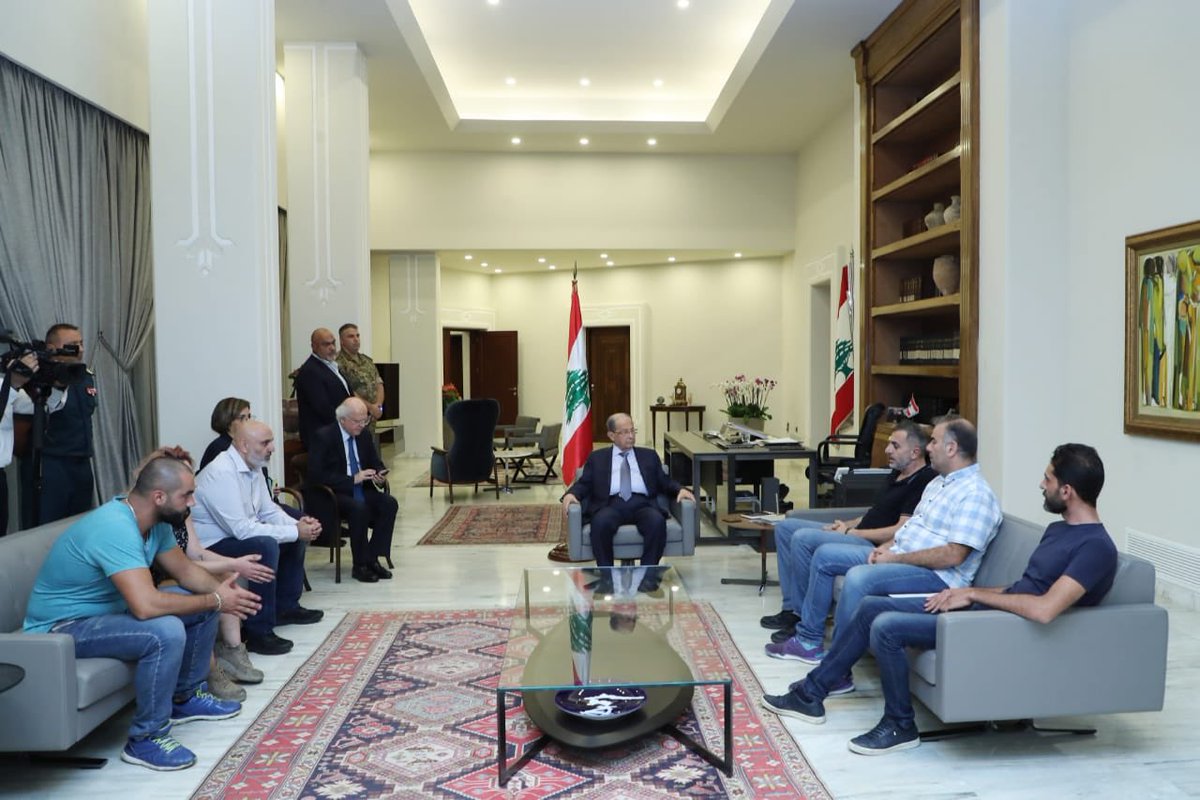Aoun with a delegation of the protesters