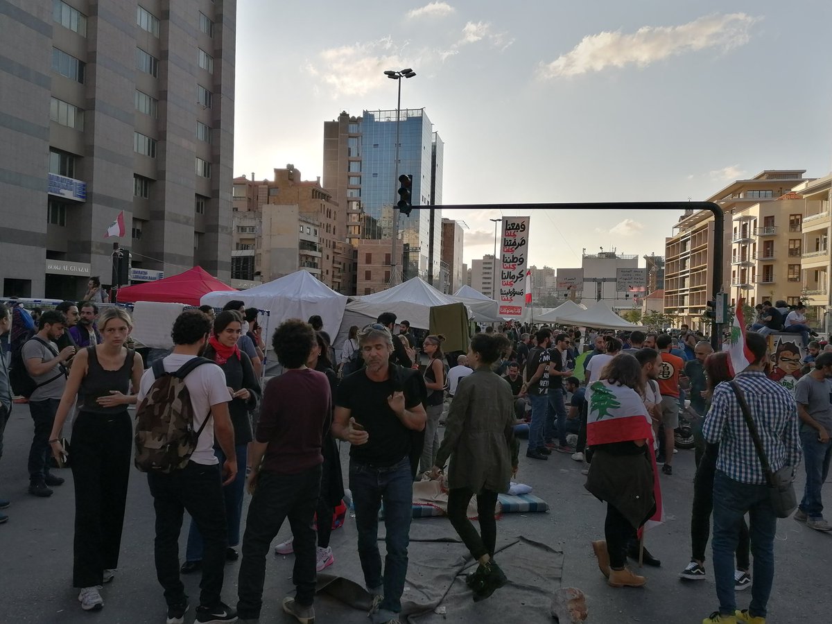 Hundreds of protestors are back near the ring on the Ashrafieh side after attacks from Hezbollah and Amal supporters. Waiting for Hariiri's speech