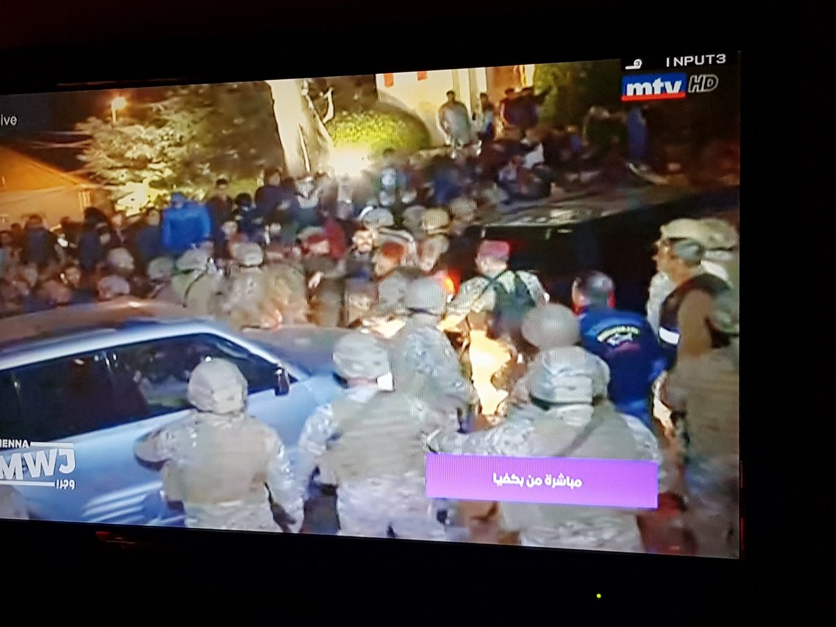 Also happening in Bikfayya - as FPM supporters headed there an hour ago to protest in the square of Bikfayya calling out Gemayel family for being corrupt. Soon enough Pro Gemayel protestors took the streets & tried to corner FPM supporters. The army separated them.