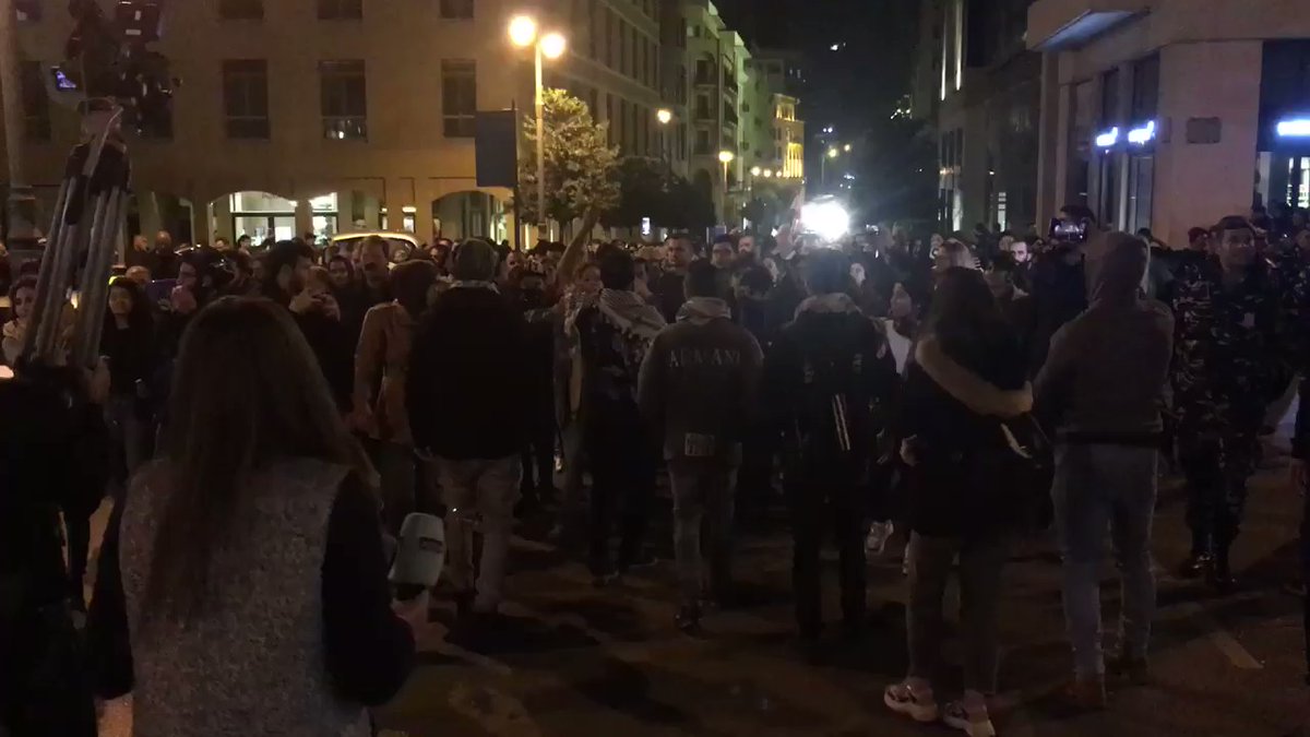 Night demonstrations begin in Beirut