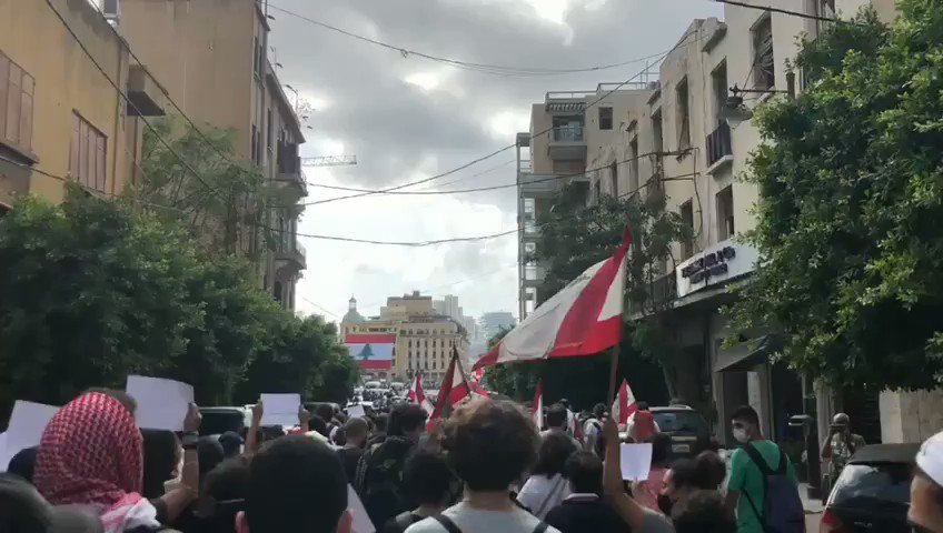 المسيرة وصلت على وسط بيروت أخبار_الساحة لبنان_ينتفض