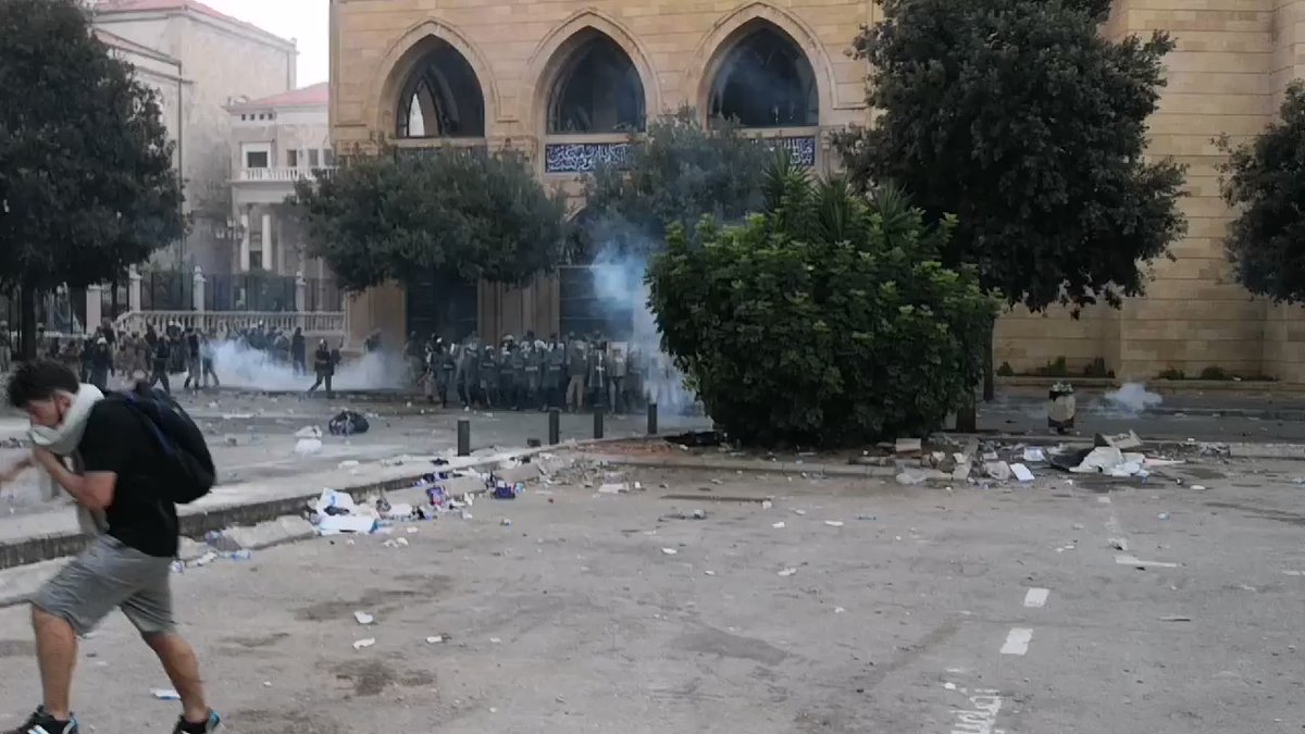 Protesters fighting back against security forces in Beirut's Martyrs' Square      