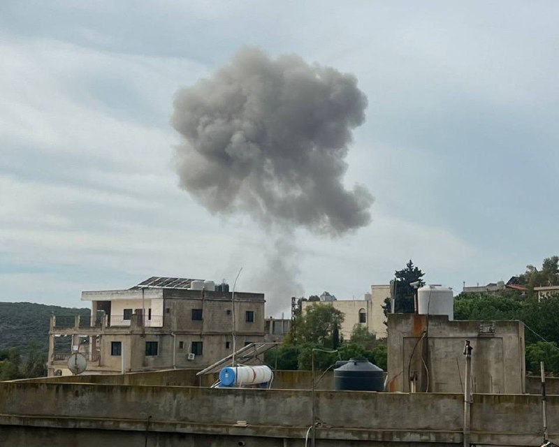 Heavy artillery shelling and air strikes in Ramya, Marawahin and Ayta Ash Shab in southern Lebanon
