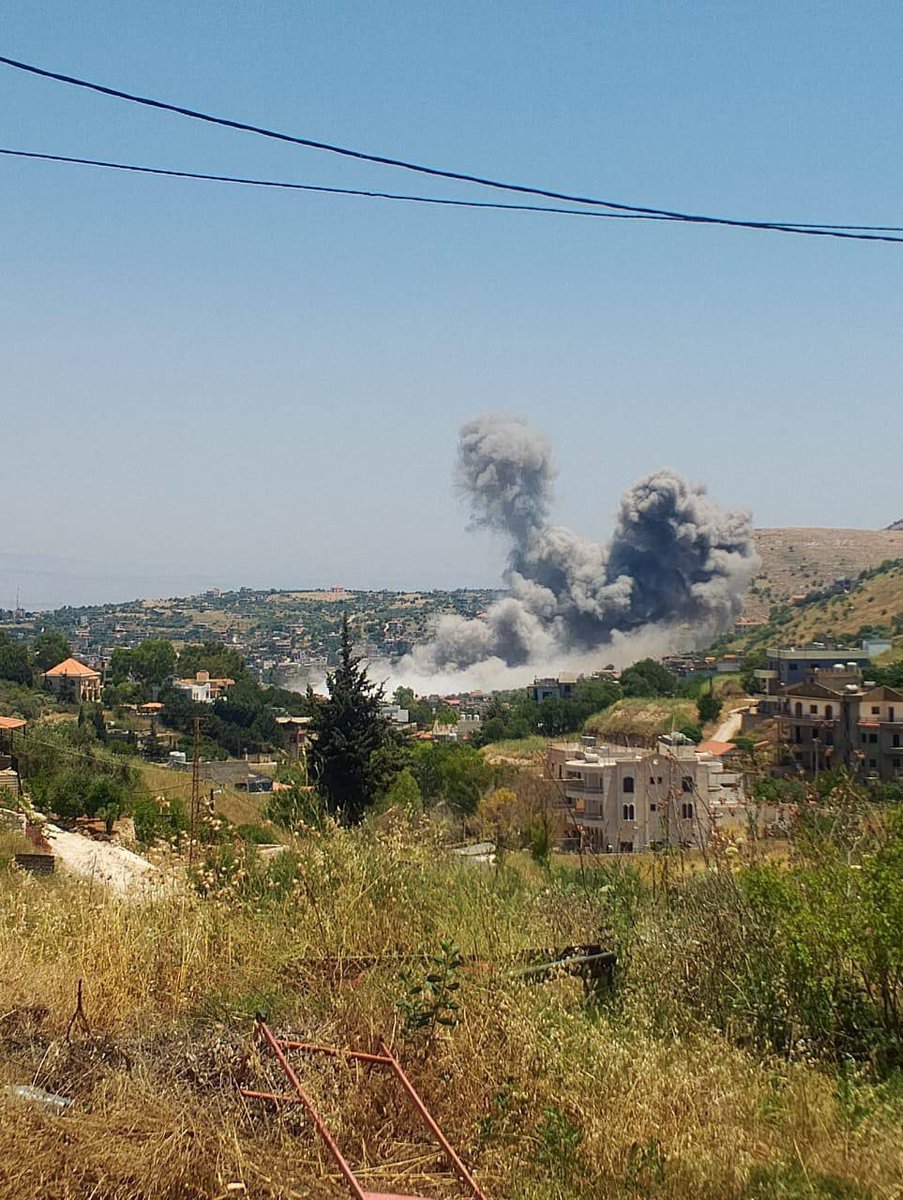 Airplanes launch raids on southern Lebanon