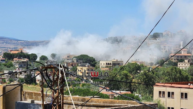 以色列飞机袭击 Mays al-Jabal 镇