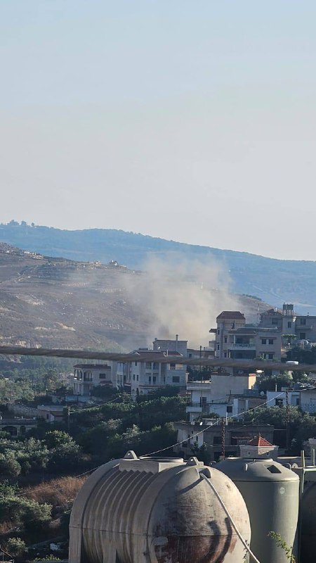 Artilleriefeuer der israelischen Armee auf Beint Jbeil