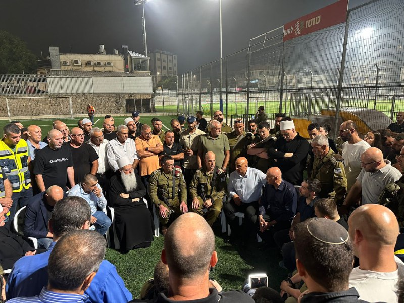 Der Generalstabschef der israelischen Armee, Generalleutnant Herzi Halevi, besuchte den Schauplatz des tödlichen Raketenangriffs der Hisbollah auf Majdal Shams und sprach mit Mitgliedern der Gemeinde.