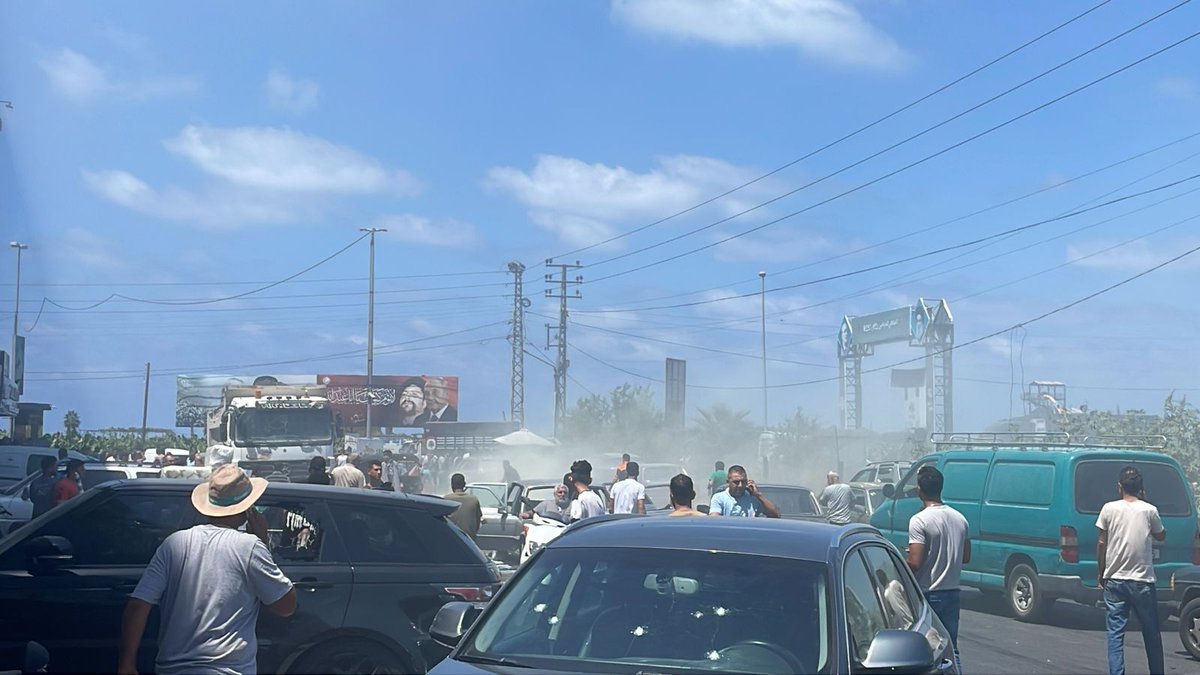 Los medios libaneses informan de un presunto ataque con un dron israelí contra una motocicleta cerca de la ciudad de Aabbassiyeh en el distrito de Tiro