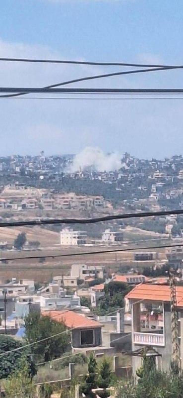 Israeli army air strike in Ayta Ash Shab