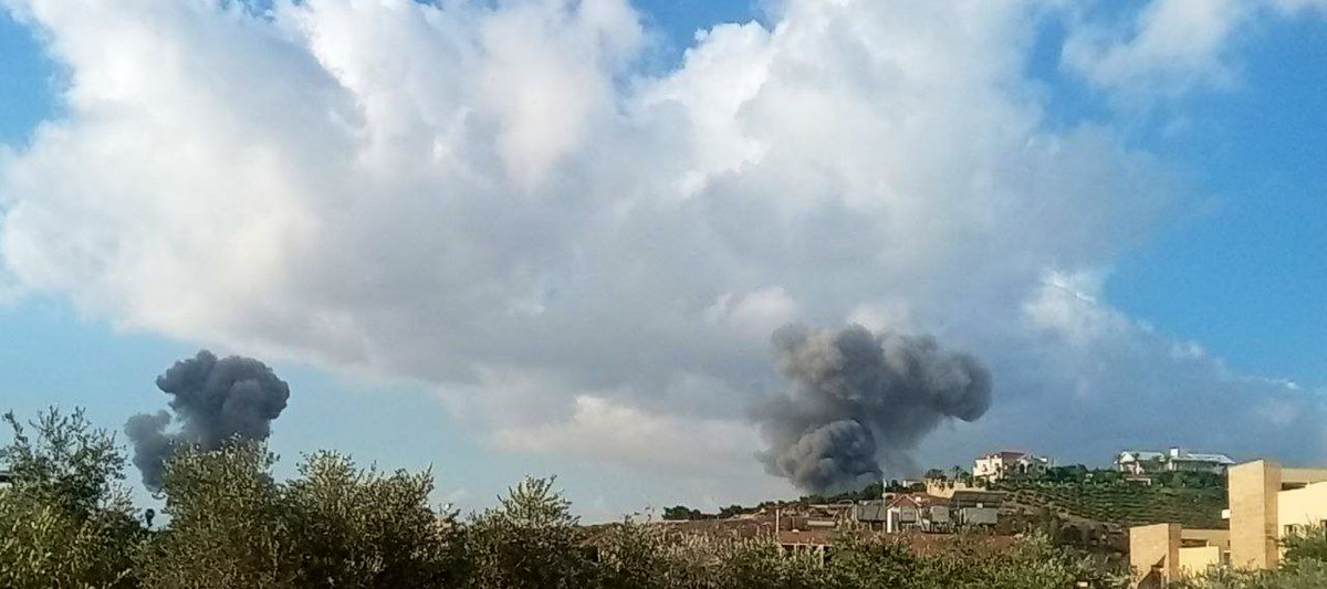 Ataques aéreos perto de Kafr Fila na cordilheira Iqlim Tuffah