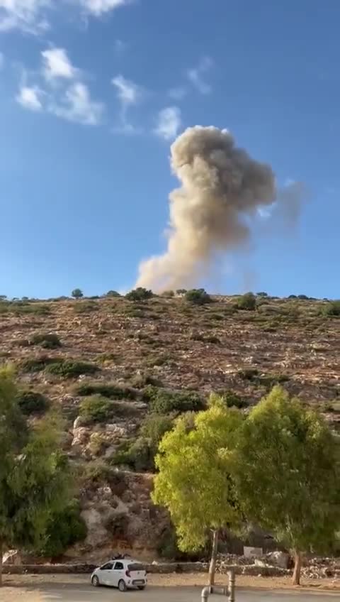 The moment a rocket fell near a settlement in the vicinity of the Bir Abu Ammar area, north of the town of Qarawet Bani Hassan, west of Salfit in the West Bank