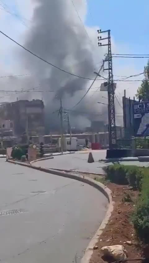 Israëlische vliegtuigen richten zich op de wijk Saraya in Nabatieh