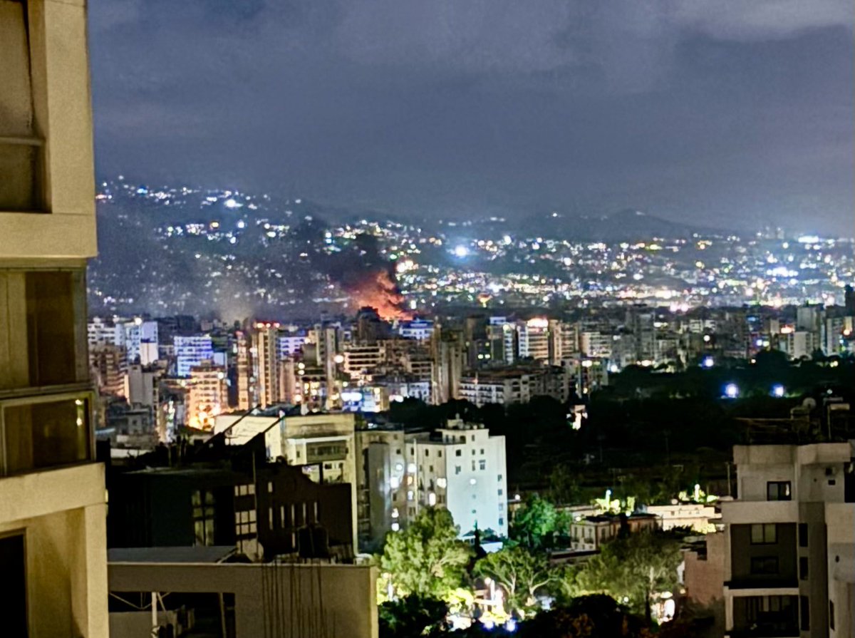 Dahieh hoje à noite após a segunda explosão. Capturado às 01:42