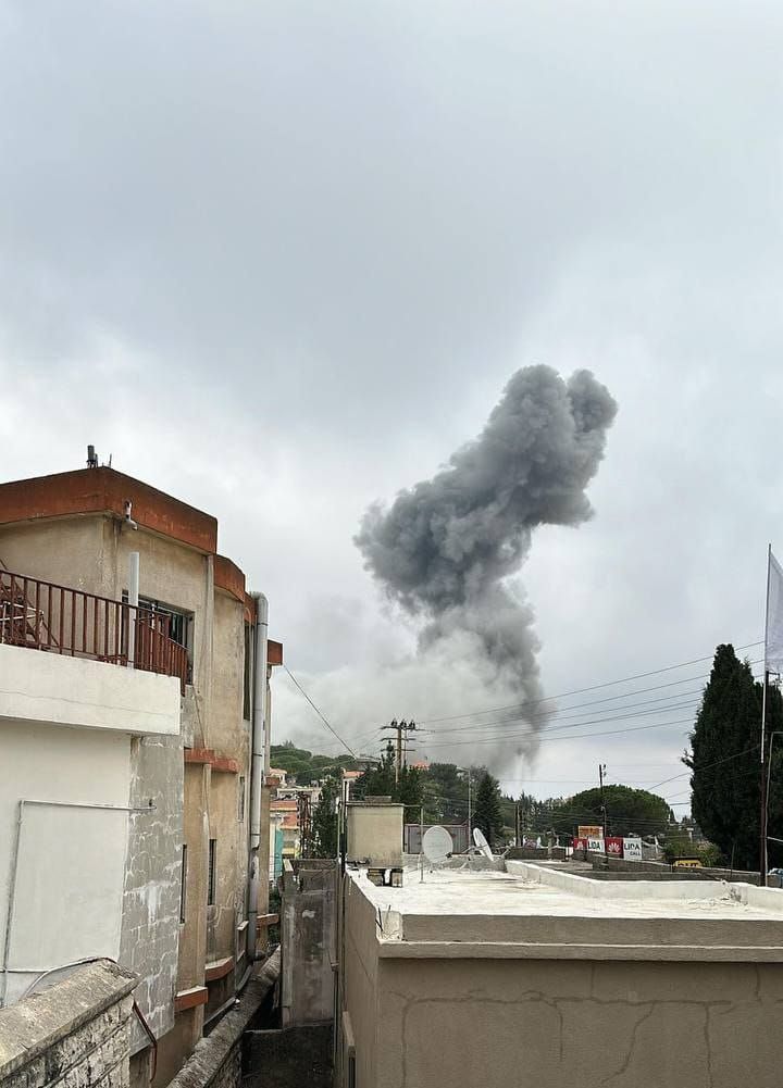 Raid israélien visant la ville de Tebnin au sud du Liban