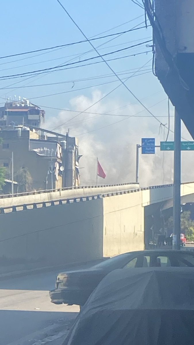 Una segunda redada en el suburbio de Beirut en menos de un cuarto de hora tuvo como objetivo un estacionamiento entre el puente del aeropuerto y el municipio de Ghobeiry.