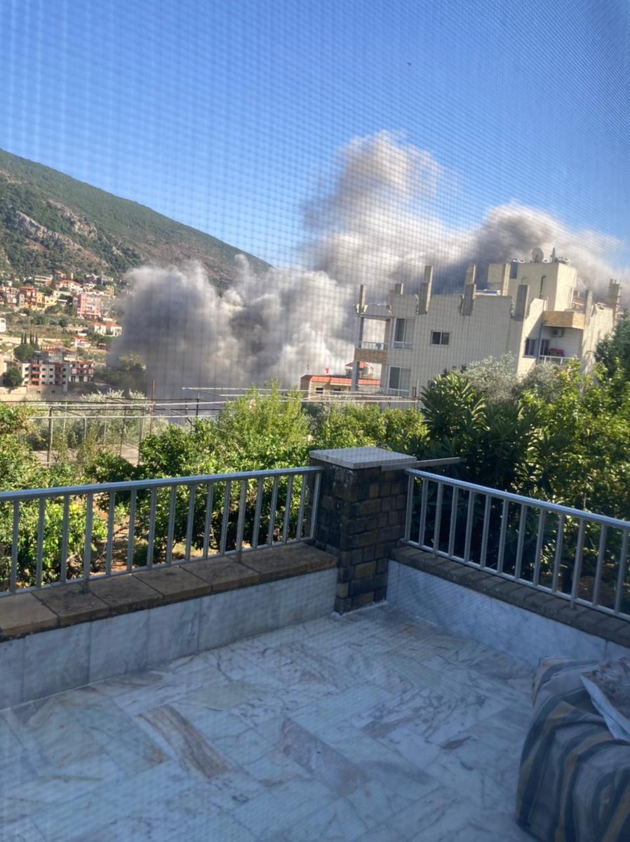 Israëlische aanval richt zich op het centrum van de stad Arabsalim, nabij het minivoetbalstadion