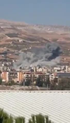 Lübnan'ın Karak - Bekaa şehrinde şiddetli bir baskın düzenlendi, dün de aynı yer hedef alındı