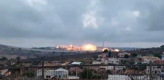 Exército israelense explode uma mesquita na cidade de Al-Dhahira, no setor ocidental, e destrói casas adjacentes ao muro da fronteira