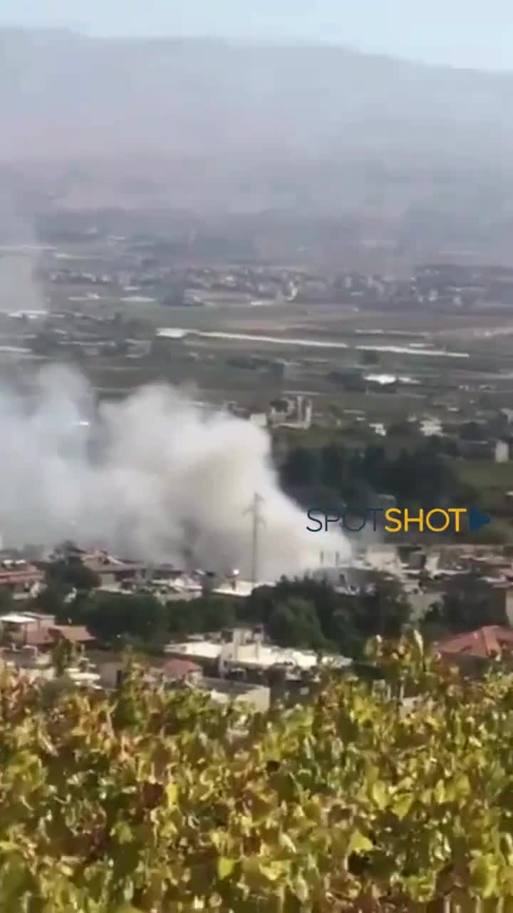 Ostrzał trwa. Izraelski nalot na miasto Tamnin, Bekaa