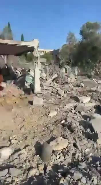 Destrucción causada por los ataques israelíes en la ciudad de Douair, distrito de Nabatieh, Líbano