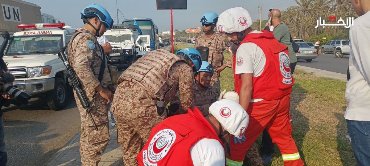 Güney Lübnan'ın Sidon kentinde bir araca düzenlenen baskında 3 sivil öldü, 3 asker ve 4 UNIFIL personeli yaralandı