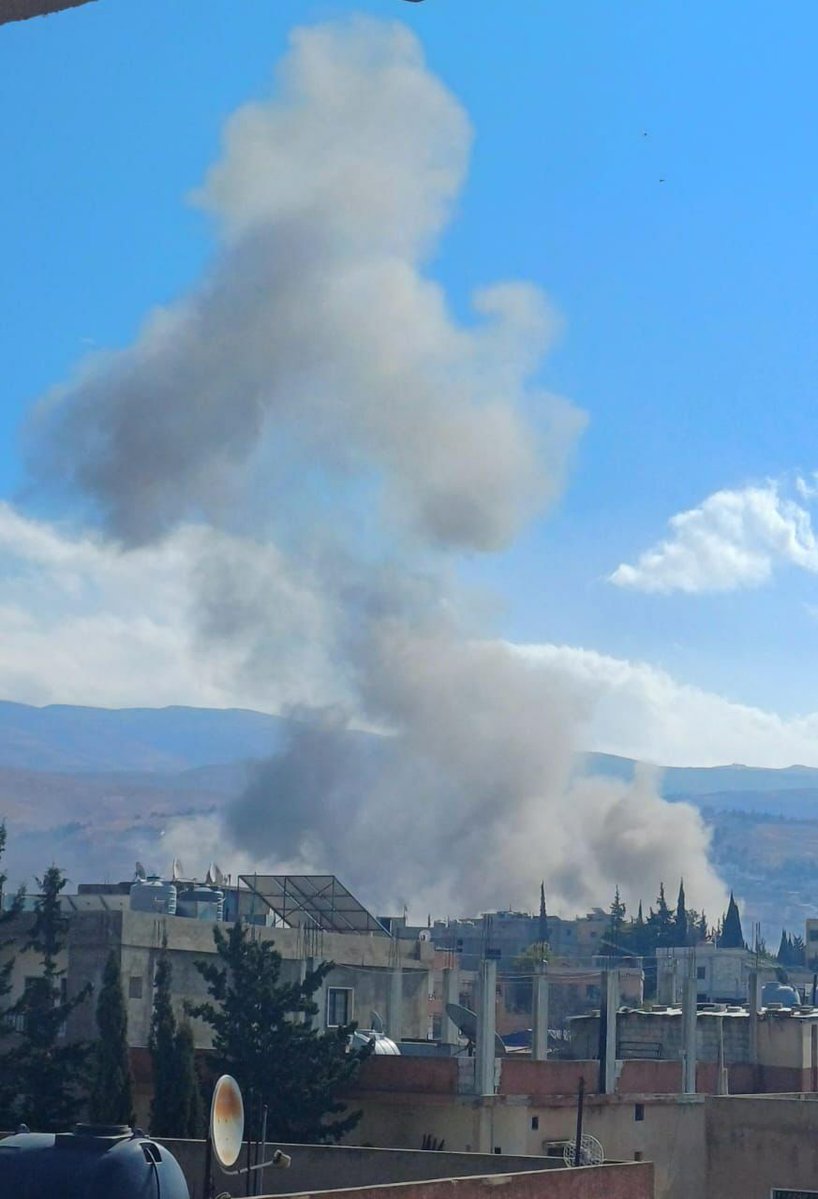 Izraelskie siły powietrzne przeprowadzają nalot na miasto Al-Saeeda w dystrykcie Baalbek w dolinie Bekaa w Libanie