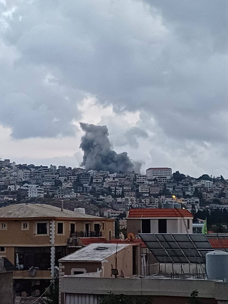 Israeli air force launches raid on the town of Saksakieh in southern Lebanon
