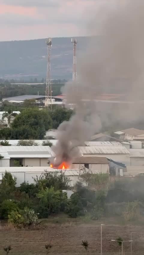 דיווח ראשוני על פגיעה ישירה בעיר נהריה.