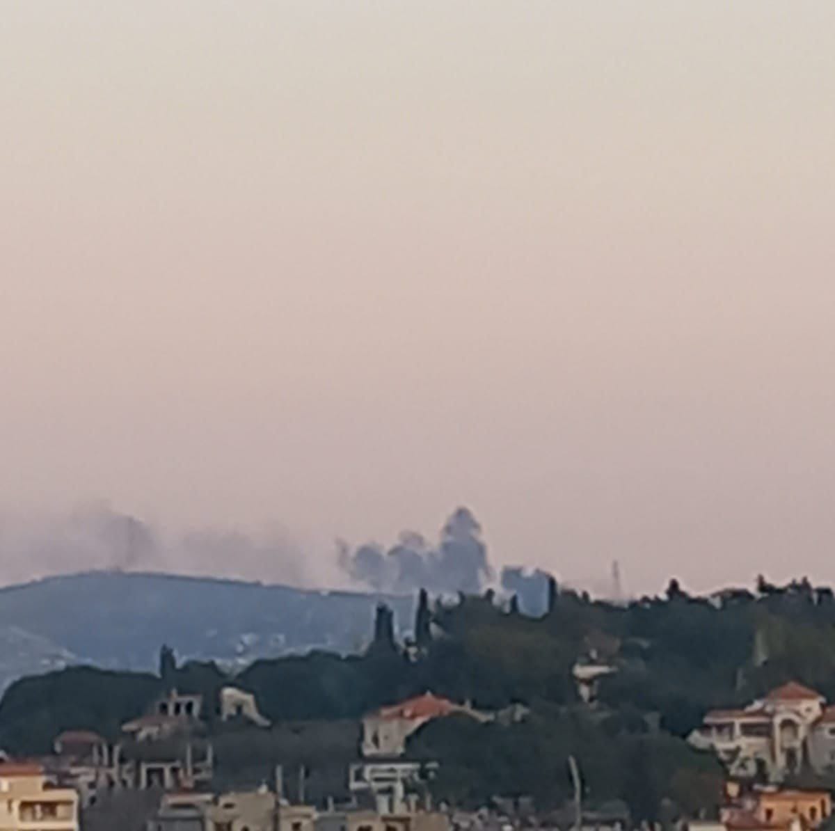 El ejército israelí quema varias casas en la ciudad sureña de Houla