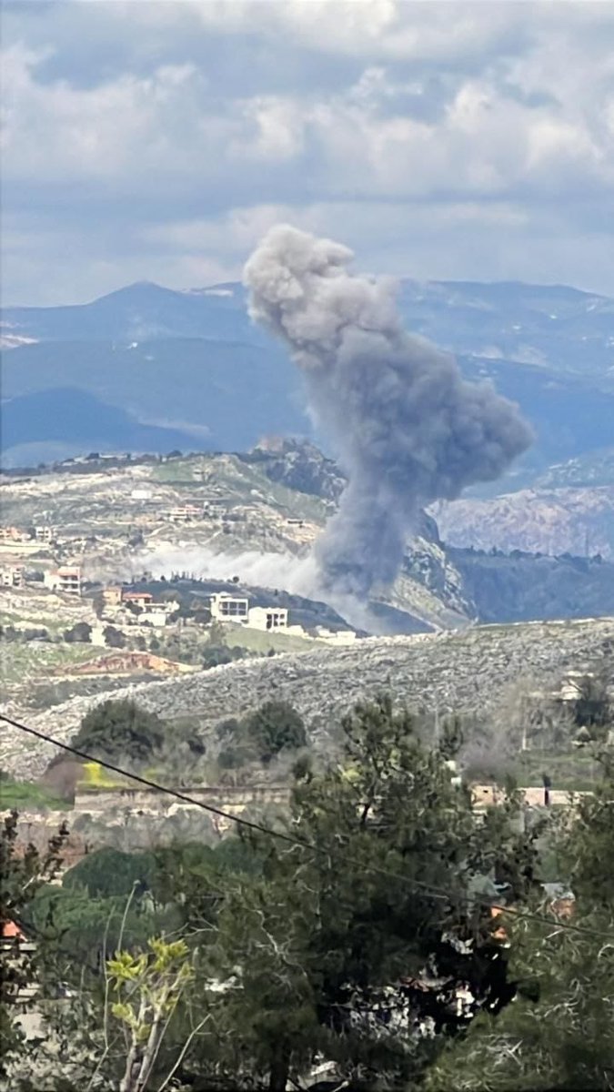 Israeli warplanes launched a raid on the Litani River between Khardali and Yahmar al-Shaqif.