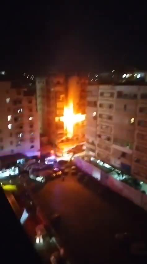 מנהיג חמאס חסן פרחאת ושני בני משפחתו נרצחו בפשיטה ישראלית על צידון.