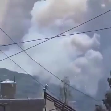 عقب غارة جوية على موقع أسلحة تابع لحزب الله في جنوب لبنان، شوهدت انفجارات ثانوية وإطلاق صاروخ من زوايا متعددة. ويقول الجيش الإسرائيلي إن صاروخًا لحزب الله هو المسؤول عن إصابة مبنى قريب، مما أسفر عن مقتل شخص وإصابة آخرين.