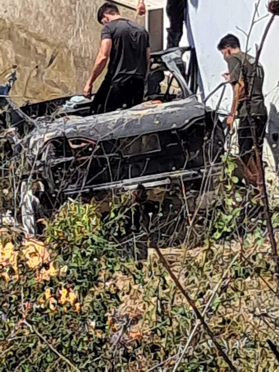 Na de Israëlische inval waarbij een auto in Kounine het doelwit was. Al-Akhbar-correspondent: Een burger raakte gewond doordat zijn auto in Kounine het doelwit was.