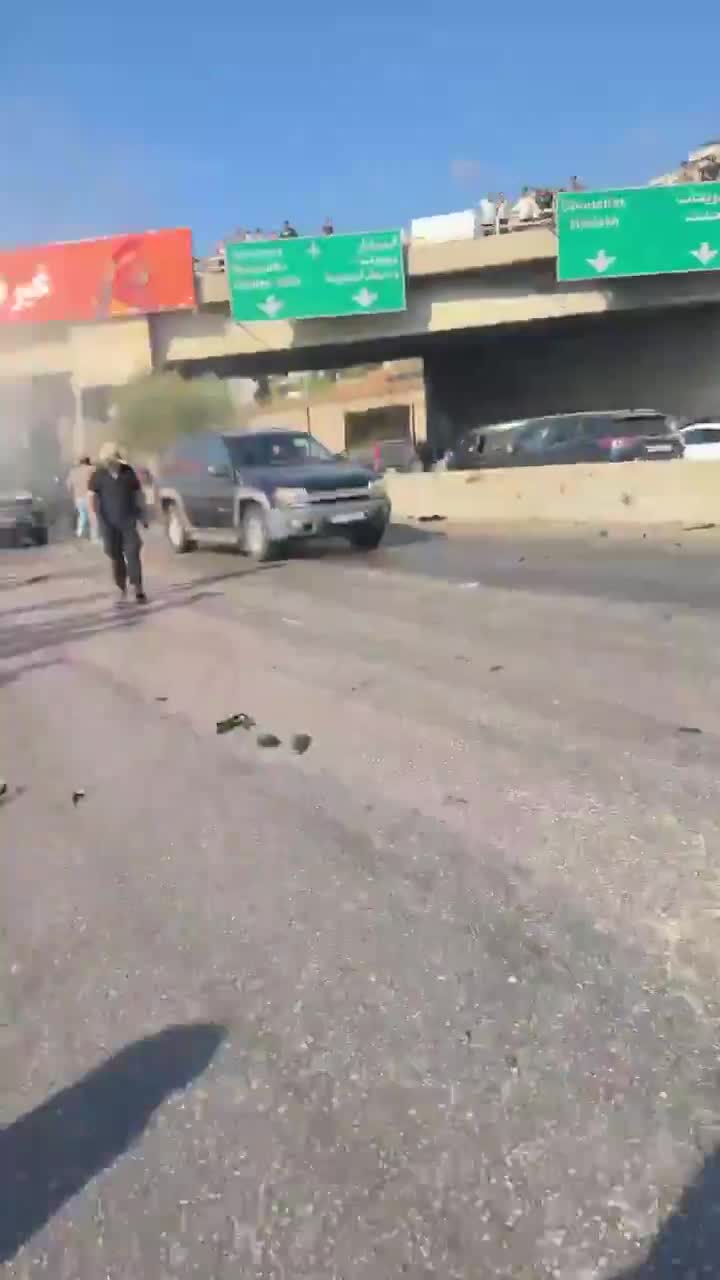 Auto atacado: imágenes del lugar del ataque en Khaldeh