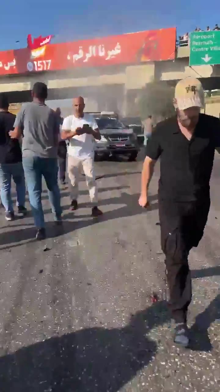 Car targeted - footage from the targeted site in Khaldeh