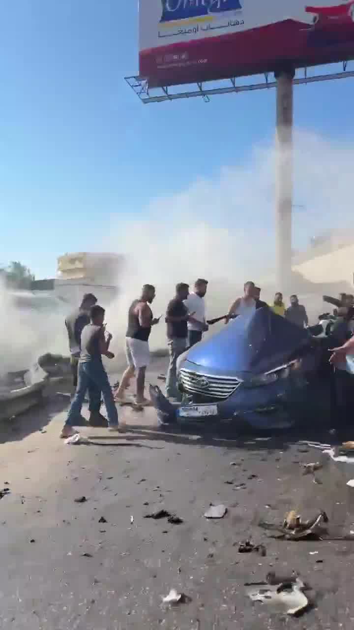 Car targeted - footage from the targeted site in Khaldeh
