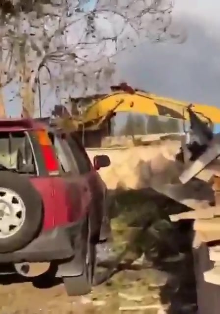 The aftermath of the Israeli raids that targeted Deir Sarian last night in southern Lebanon.