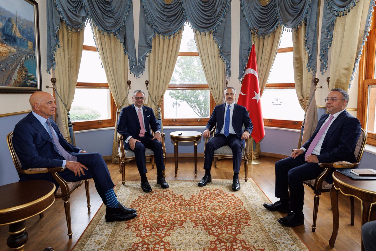 Turkish FM Hakan Fidan met in Istanbul with Massad Fares Boulos, Senior Adviser for Africa at the U.S. State Department. Also present at the meeting was Thomas Barrack. Both Boulos and Barrack are of Lebanese descent American businessmen - President's men