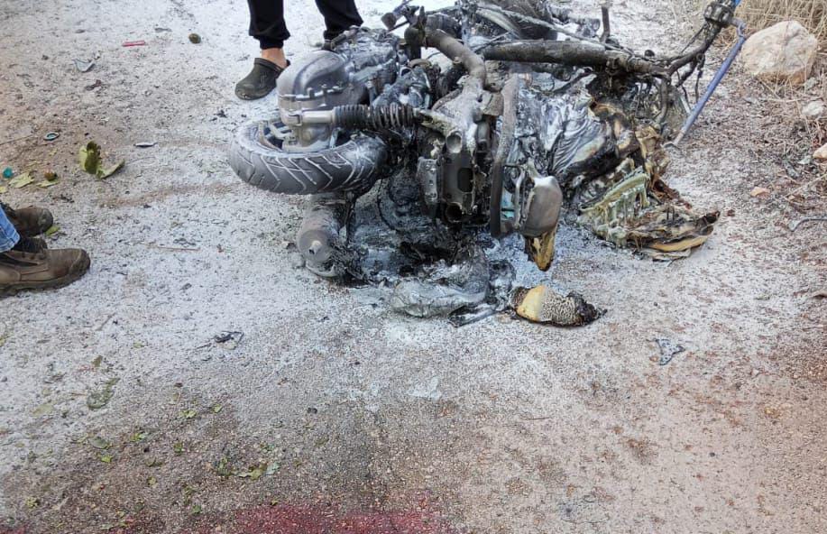 Un ataque con drones en Deir Sarian tuvo como objetivo una motocicleta y mató a un ciudadano.