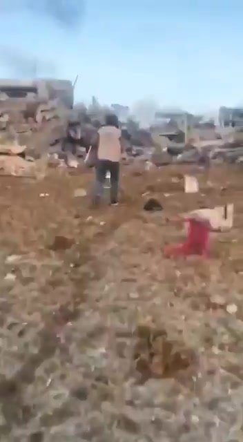 An Israeli airstrike targeted the home of citizen Muhammad Qassem after midnight in Aita al-Shaab, who was killed in an airstrike about a week ago.