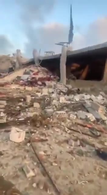 An Israeli airstrike targeted the home of citizen Muhammad Qassem after midnight in Aita al-Shaab, who was killed in an airstrike about a week ago.