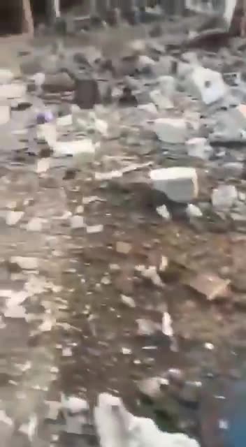 An Israeli airstrike targeted the home of citizen Muhammad Qassem after midnight in Aita al-Shaab, who was killed in an airstrike about a week ago.