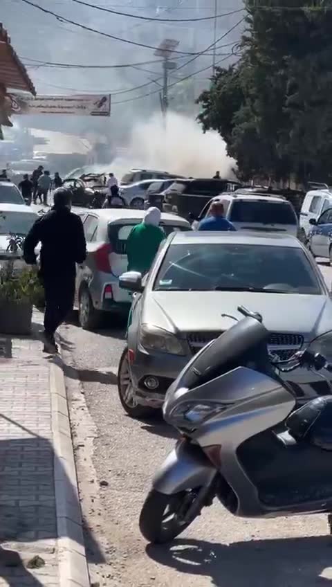 Video of the airstrike that targeted a car in the town of Tebnin