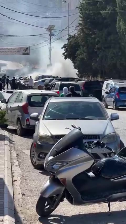 Video of the airstrike that targeted a car in the town of Tebnin