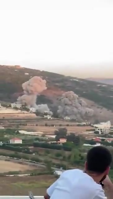 Israeli forces are currently carrying out a series of airstrikes in southern Lebanon, according to Lebanese media. Among the targeted areas are Jarmaq and Mahmoudiyeh