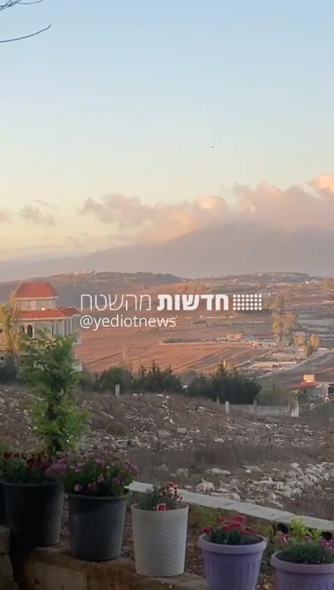 Reports of a factory bombing in southern Lebanon, on the outskirts of the city of Yaron
