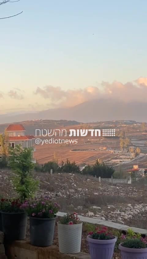 Reports of a factory bombing in southern Lebanon, on the outskirts of the city of Yaron
