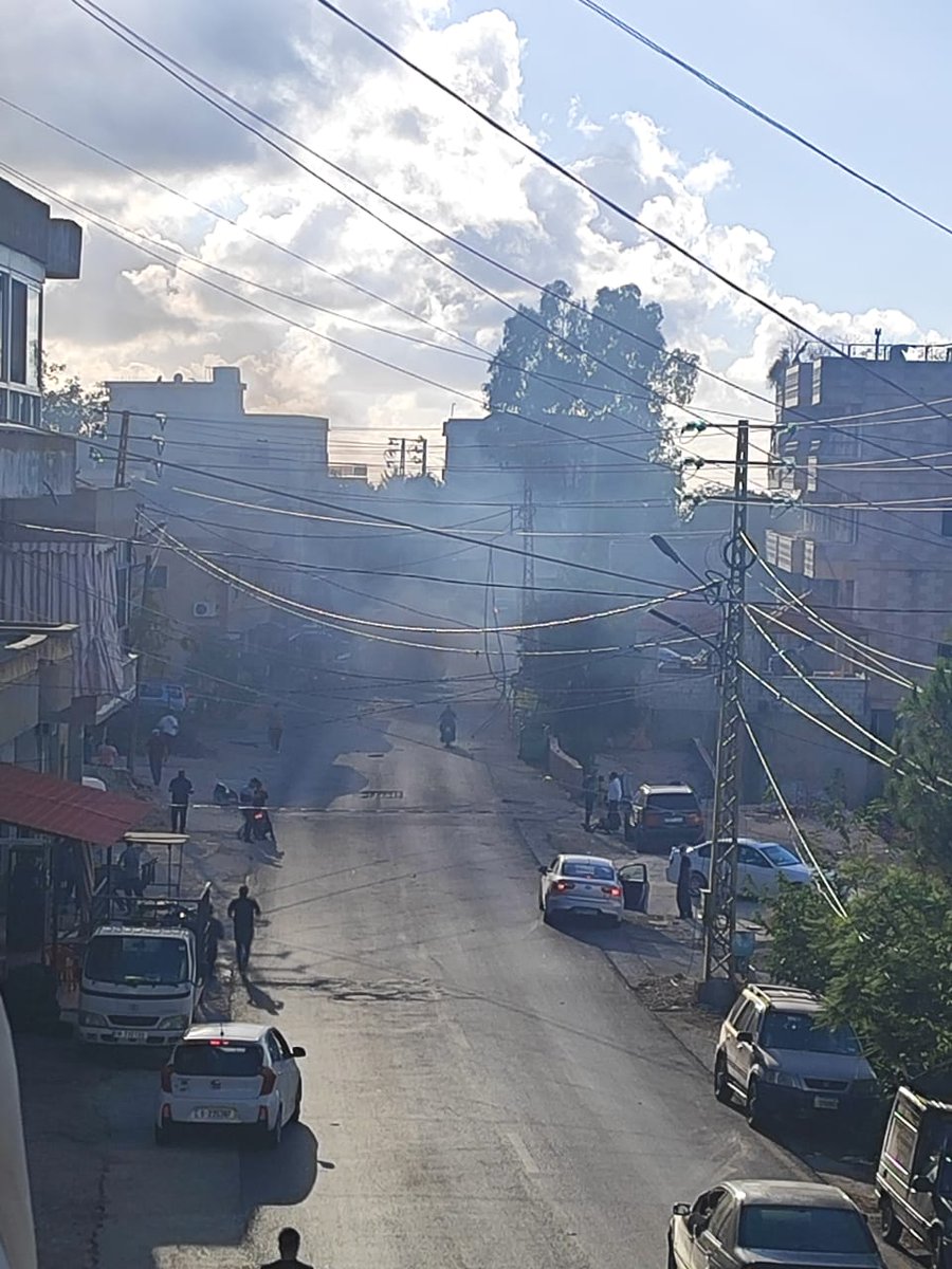 An Israeli airstrike with two missiles targeted the town of Kafra.