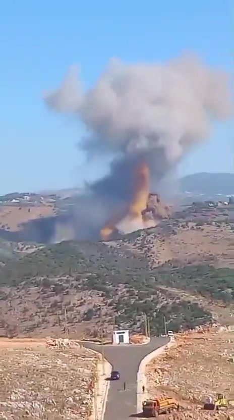 Airstrikes targeted the vicinity of Jarmaq and Al-Mahmoudiya
